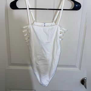 Forever 21 white side sliced bodysuit